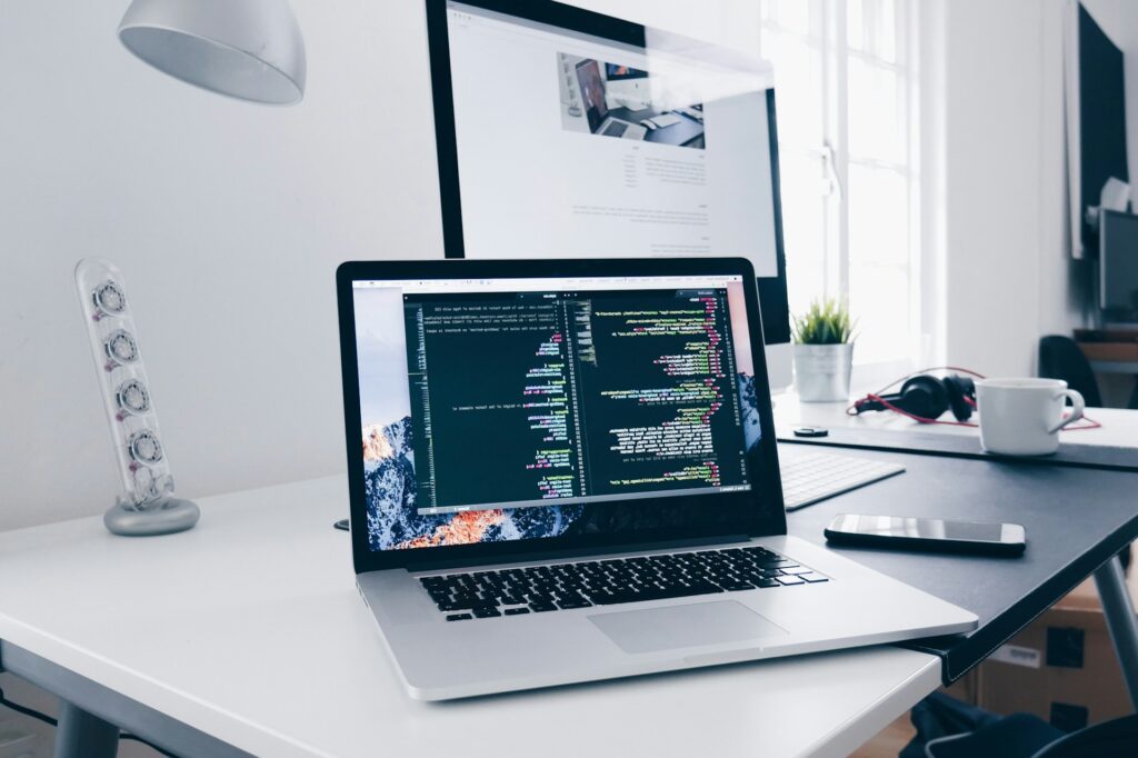 christopher-gower-m_HRfLhgABo-unsplash